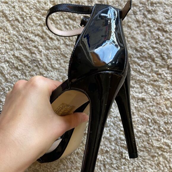 Forever 21 Black Heels Size 7.5 - Picture 5 of 10